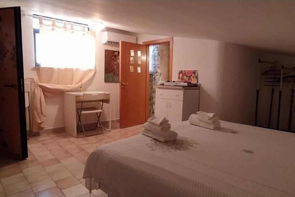 Via Pisa 20 Mansarda Lägenhet Bari Exteriör bild